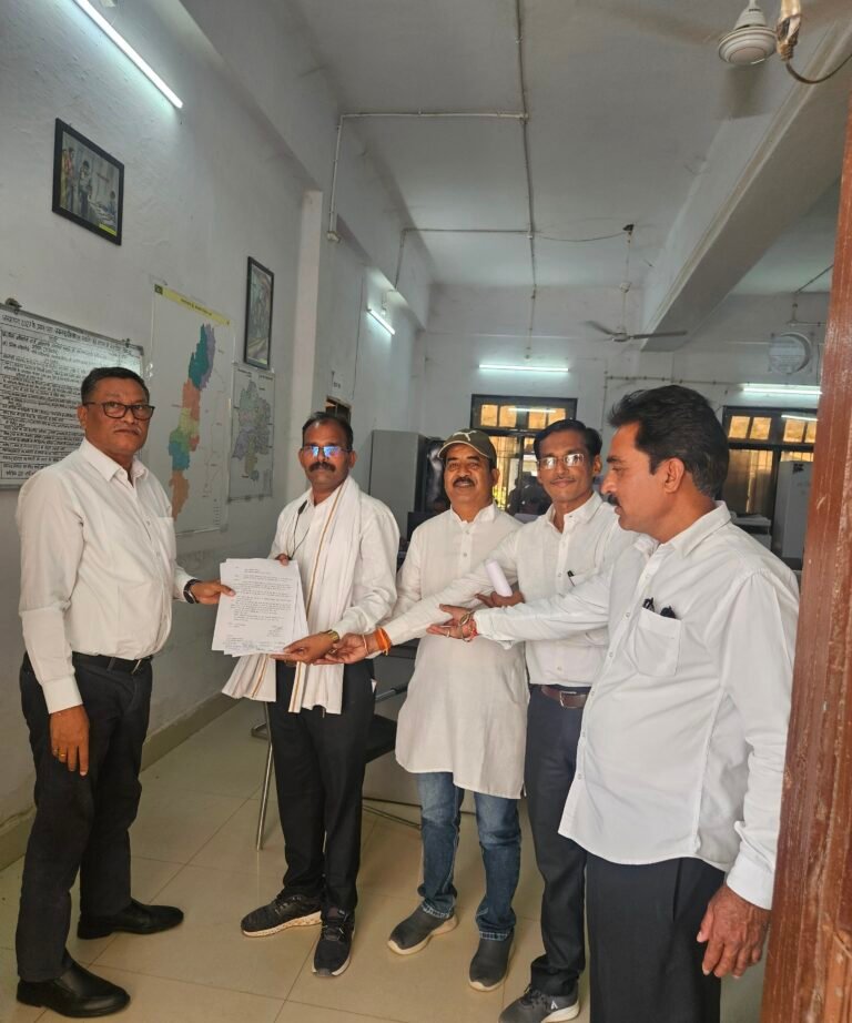 खैरागढ़ में मौत का मार्ग बना मुख्य सड़क! प्रशासन बेखबर, जनता दहशत में