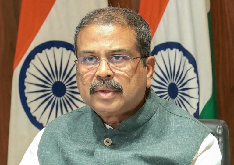 शिक्षा मंत्री धर्मेंद्र प्रधान ने दिया इस्तीफा