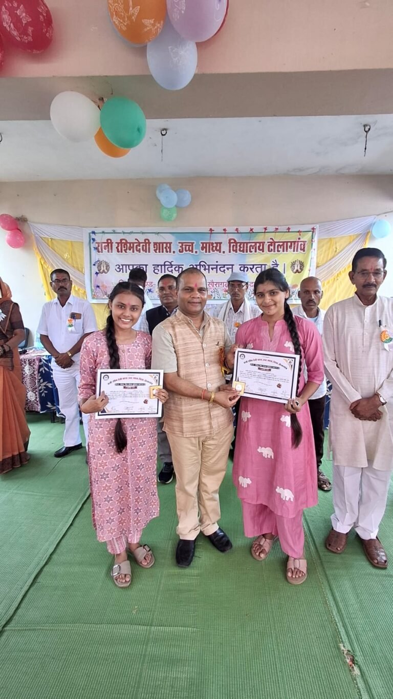 20 वर्षों से शिक्षा की अलख जगा रहे अधिवक्ता घमन साहू, 38 प्रतिभाओं को मिला सिल्वर कॉइन सम्मान
