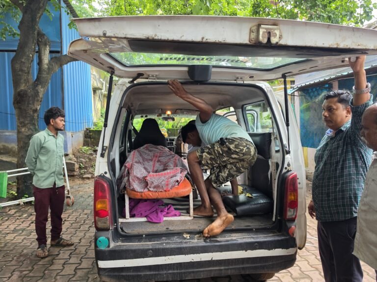 बीएड की पढ़ाई से मना करने पर आहत महिला ने उठाया आत्मघाती कदम, बाथरूम में खुद को लगाई आग