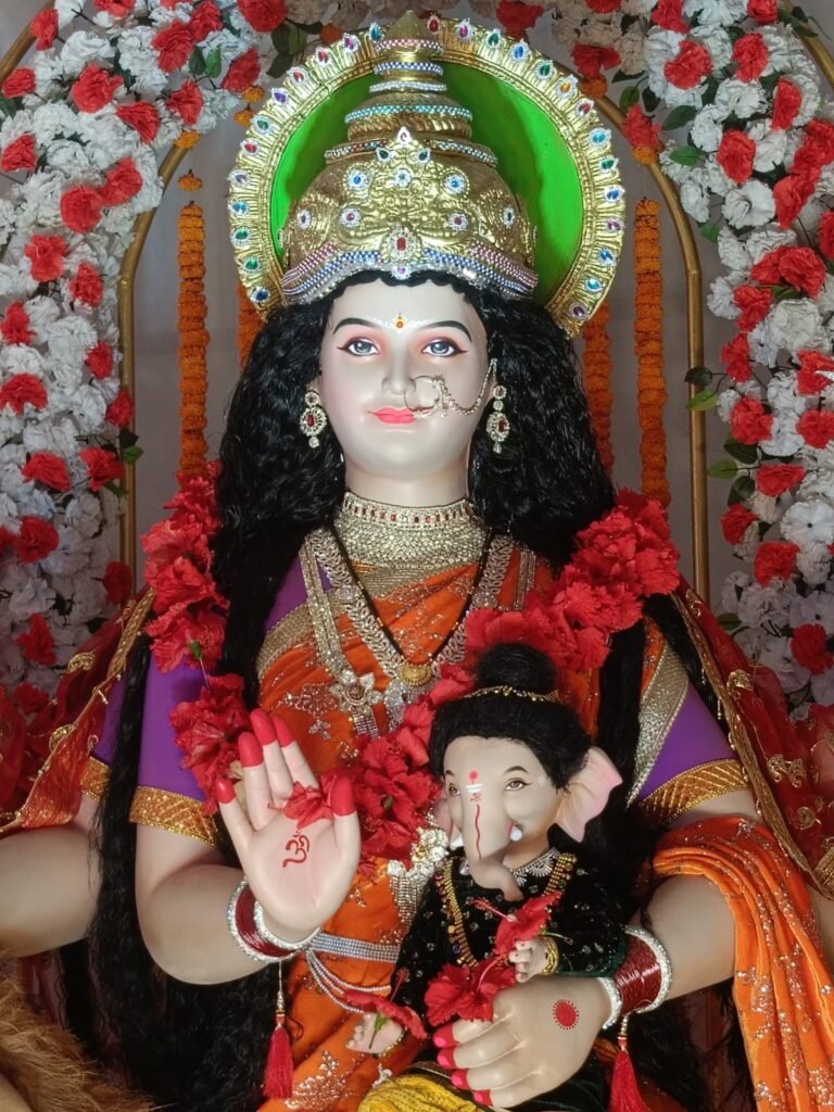 नया बस स्टैंड खैरागढ़ में 39 वर्षों से विराजमान हैं मां दुर्गा, श्रद्धालुओं की अटूट आस्था का केंद्र बना शिव मंदिर पथ